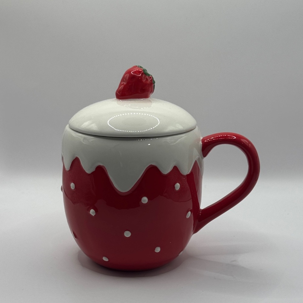 🍓 Lang Strawberry Mug – Chic & Unique – Microwave & Dishwasher Safe
